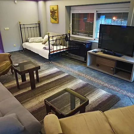 Daire Paws & Pines Hideaway Belgrad