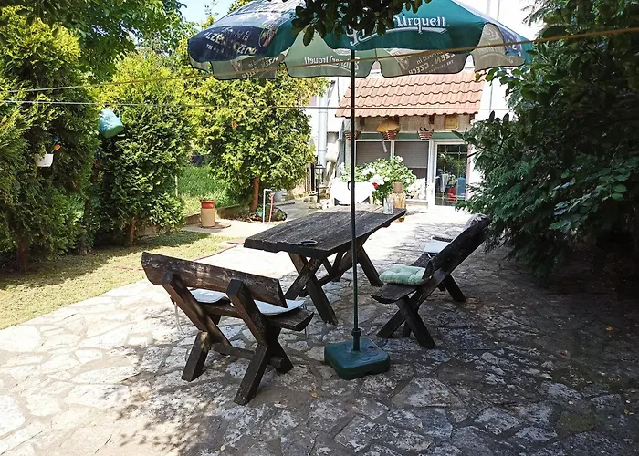 Paws & Pines Hideaway Apartman *